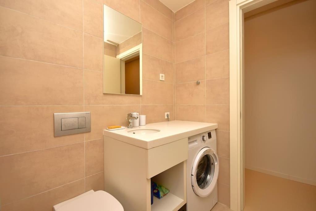 Brand New ! Seaside Apt With Poolview & Parking Budva Eksteriør bilde